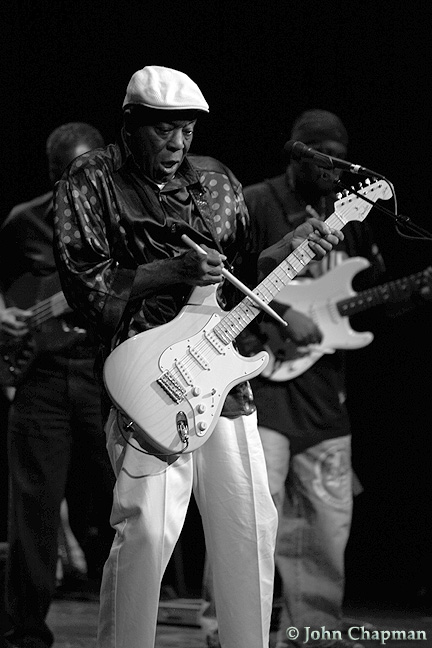 BuddyGuy2011-09-28VanDuzerTheatreArcataCA (4).jpg